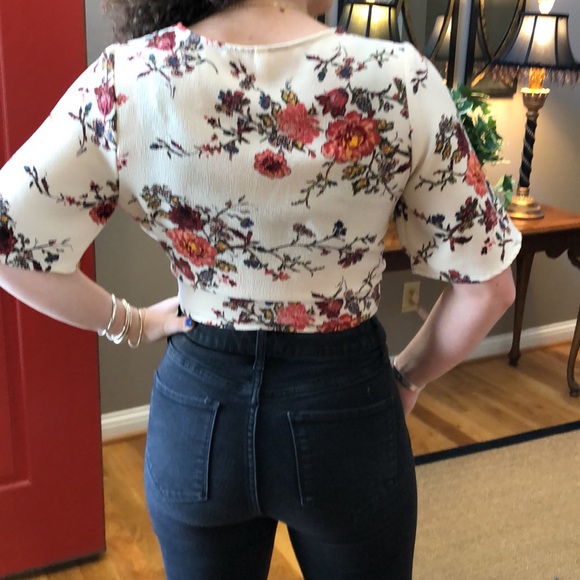 Cropped wrap top - Picture 5 of 7